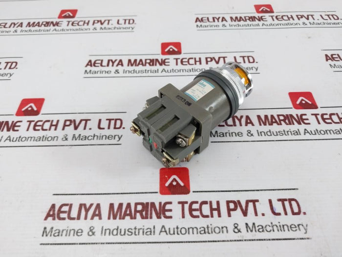Idec Alne8f811-o Illuminated Push Button Switch (Orange) 12v 50-60hz 10a