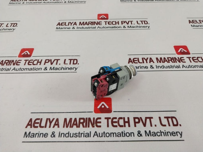 Idec Alw (Tw) Illuminated Red Push Button Control Unit 10A 600V