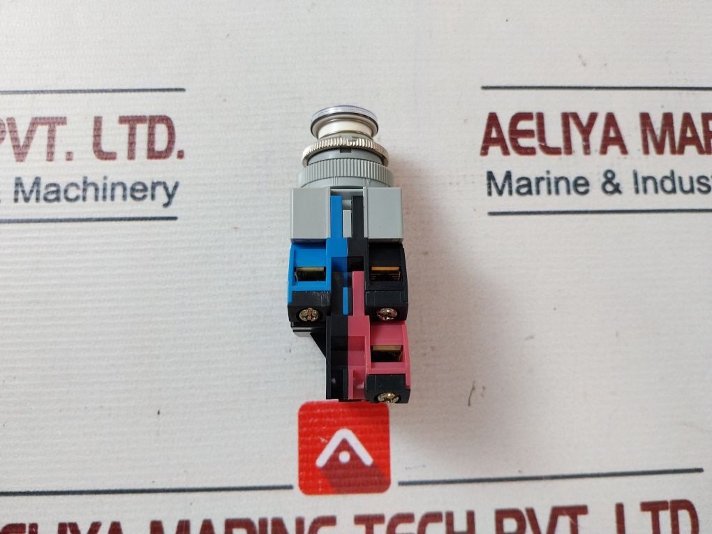 Idec Aolqw2B3311 Pushbutton Control Unit Lamp 5-30V 1W Max