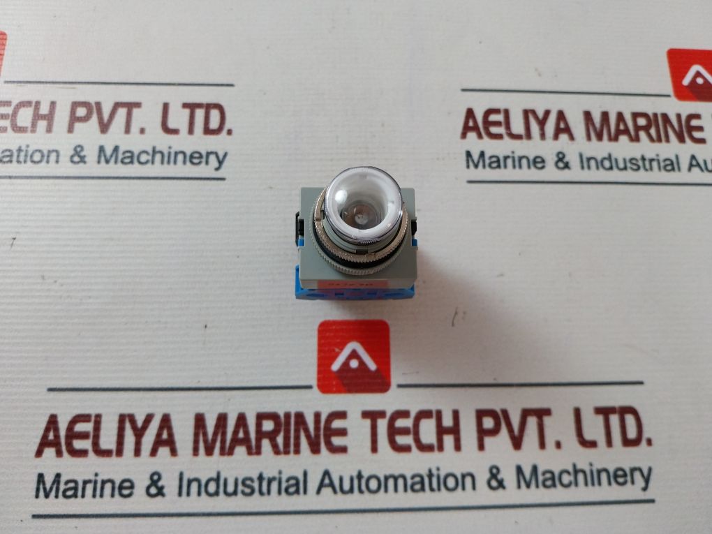 Idec Aolqw2B3311 Pushbutton Control Unit Lamp 5-30V 1W Max