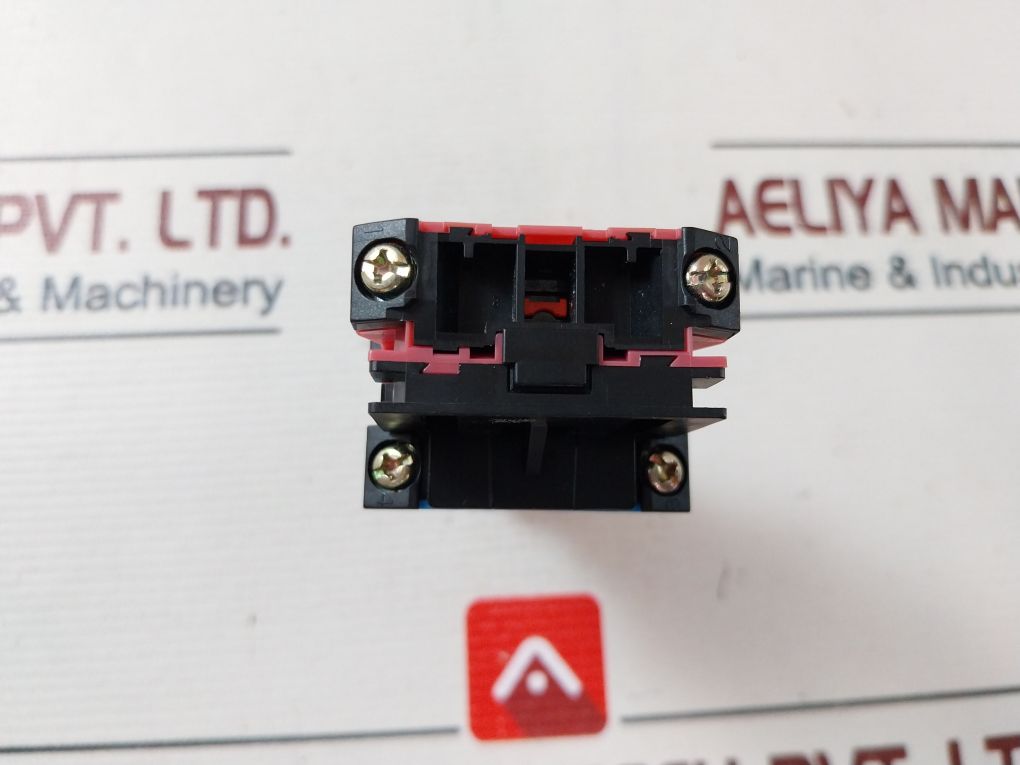 Idec Aolqw2B3311 Pushbutton Control Unit Lamp 5-30V 1W Max