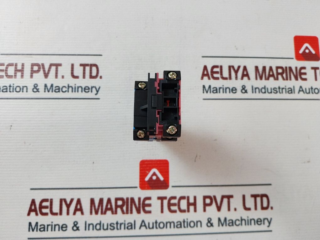 Idec Aolqw2B3311 Pushbutton Control Unit Lamp 5-30V 1W Max