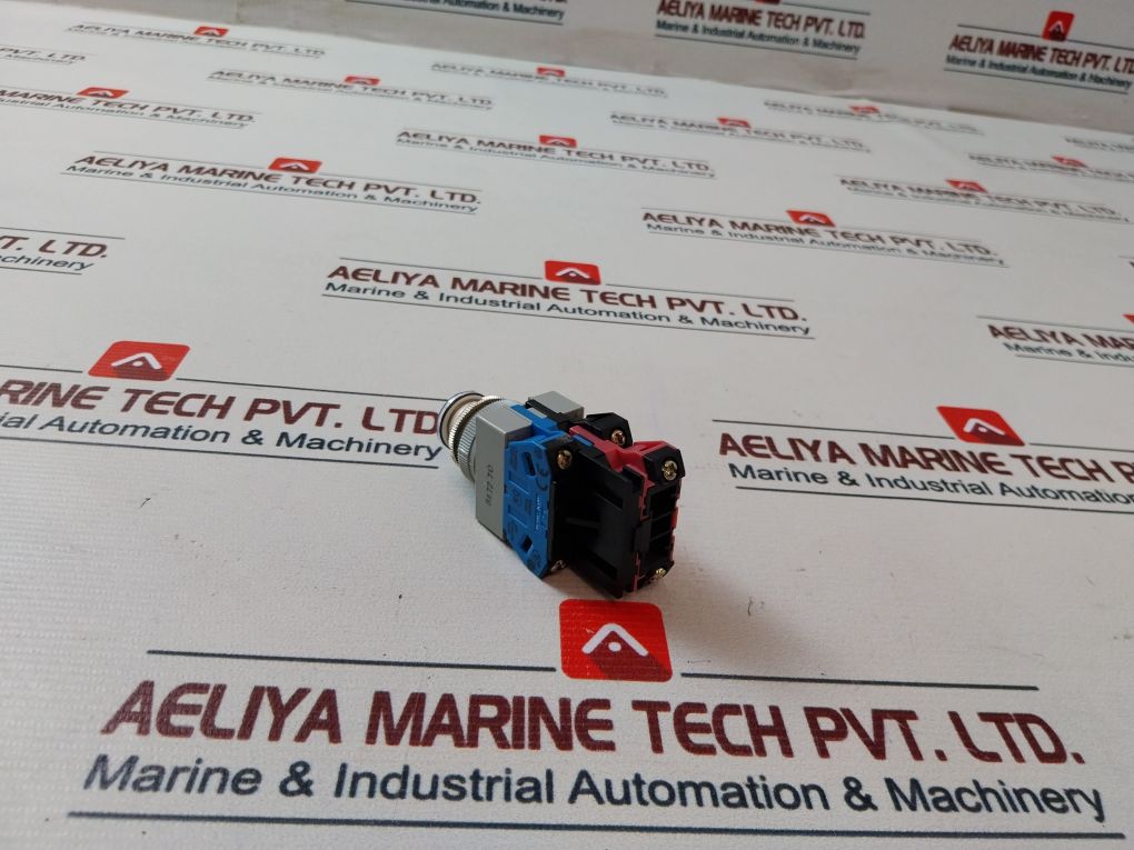 Idec Aolqw2B3311 Pushbutton Control Unit Lamp 5-30V 1W Max