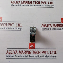 Idec Gt5Y-2Sn Electronic Timer Base