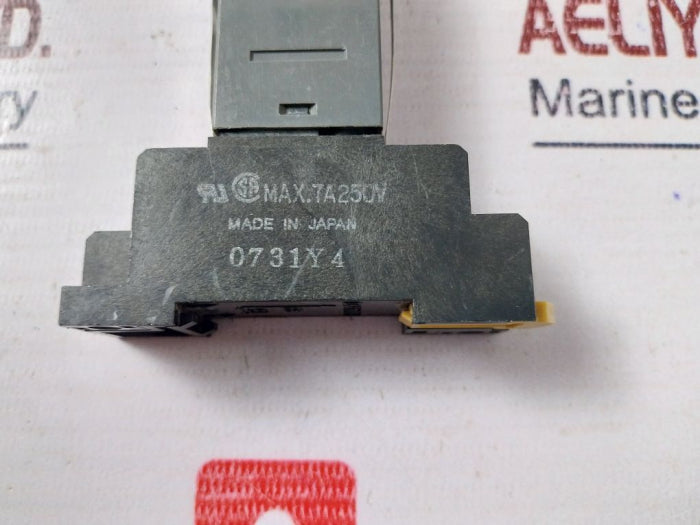 Idec Gt5Y-2Sn Electronic Timer Base