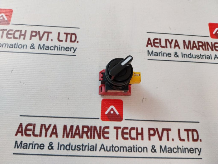 Idec Hw-cb02 Emergency Stop Button Switch Hw1S-2T20