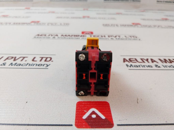Idec Hw-cb02 Emergency Stop Button Switch Hw1S-2T20