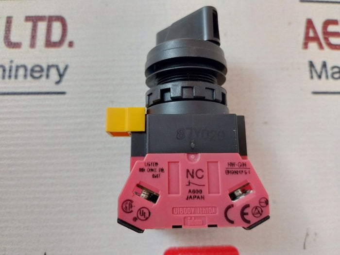 Idec Hw-cb02 Emergency Stop Button Switch Hw1S-2T20