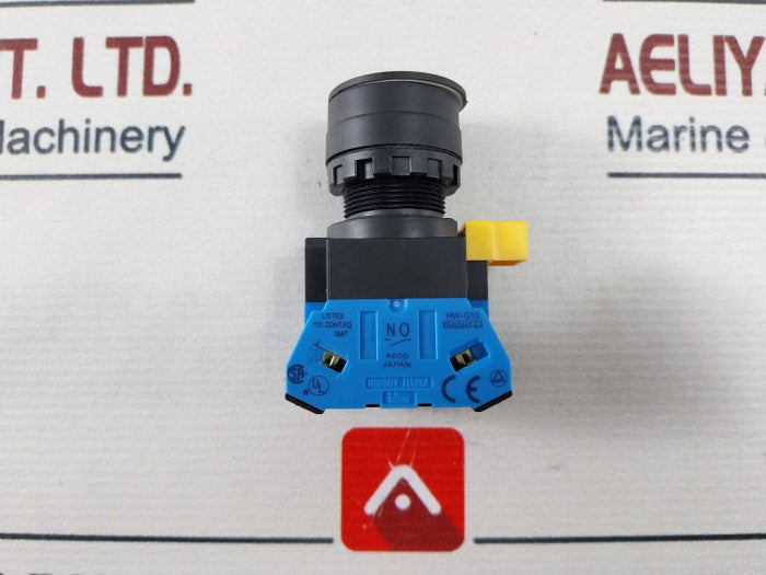Idec Hw1B-m120-g Green Pushbutton Switch Hw-g10 600V