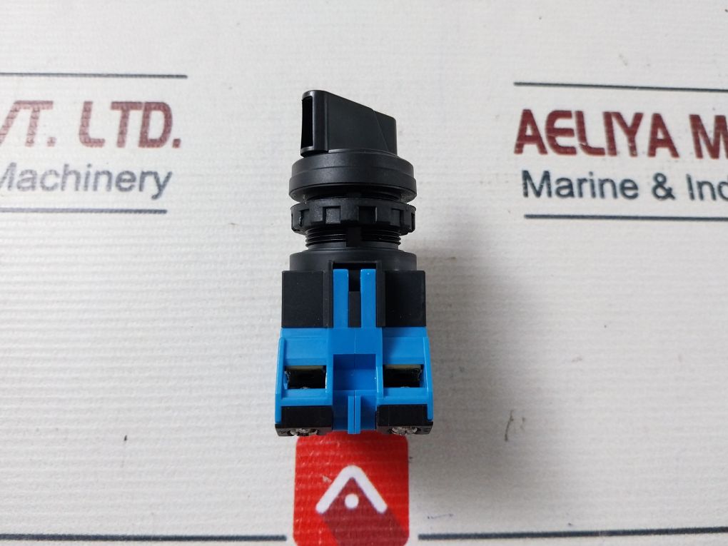 Idec Hw1S-2T20 Position Maintained Selector Switch 10A Hw-cb20