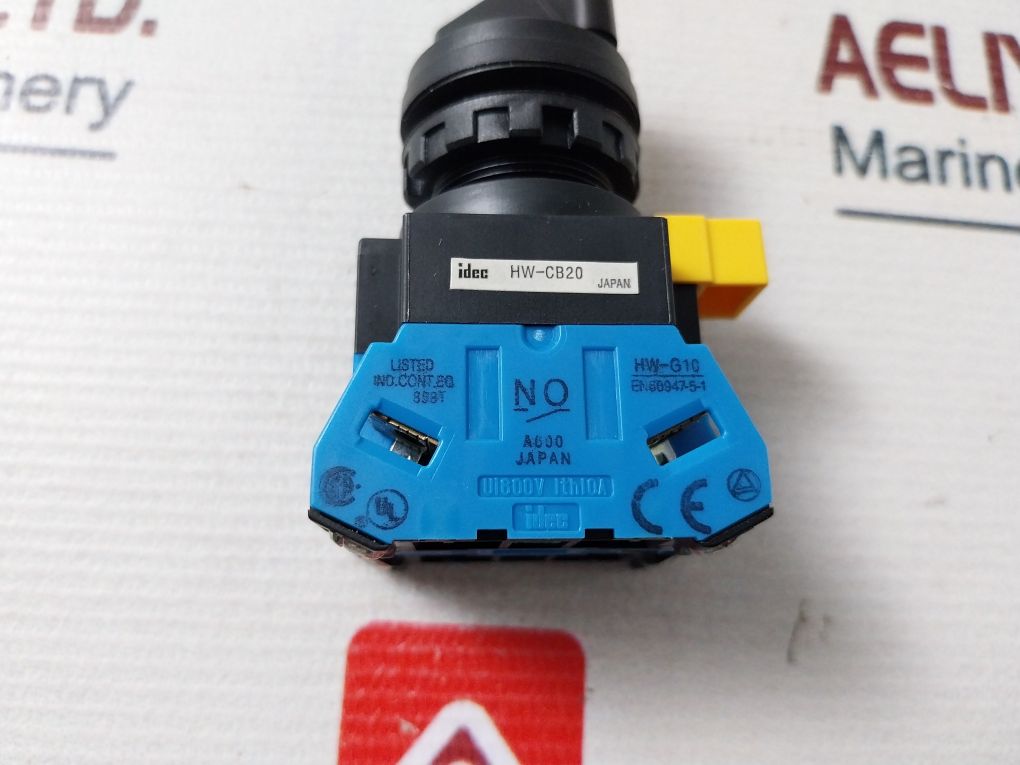 Idec Hw1S-2T20 Position Maintained Selector Switch 10A Hw-cb20