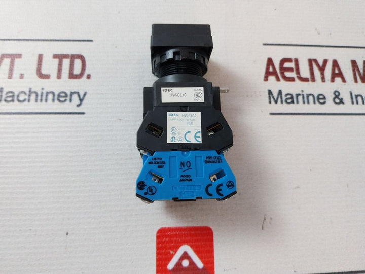 Idec Hw2L-m120Q4G Pushbutton Switch 24V