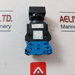 Idec Hw2L-m120Q4G Pushbutton Switch 24V