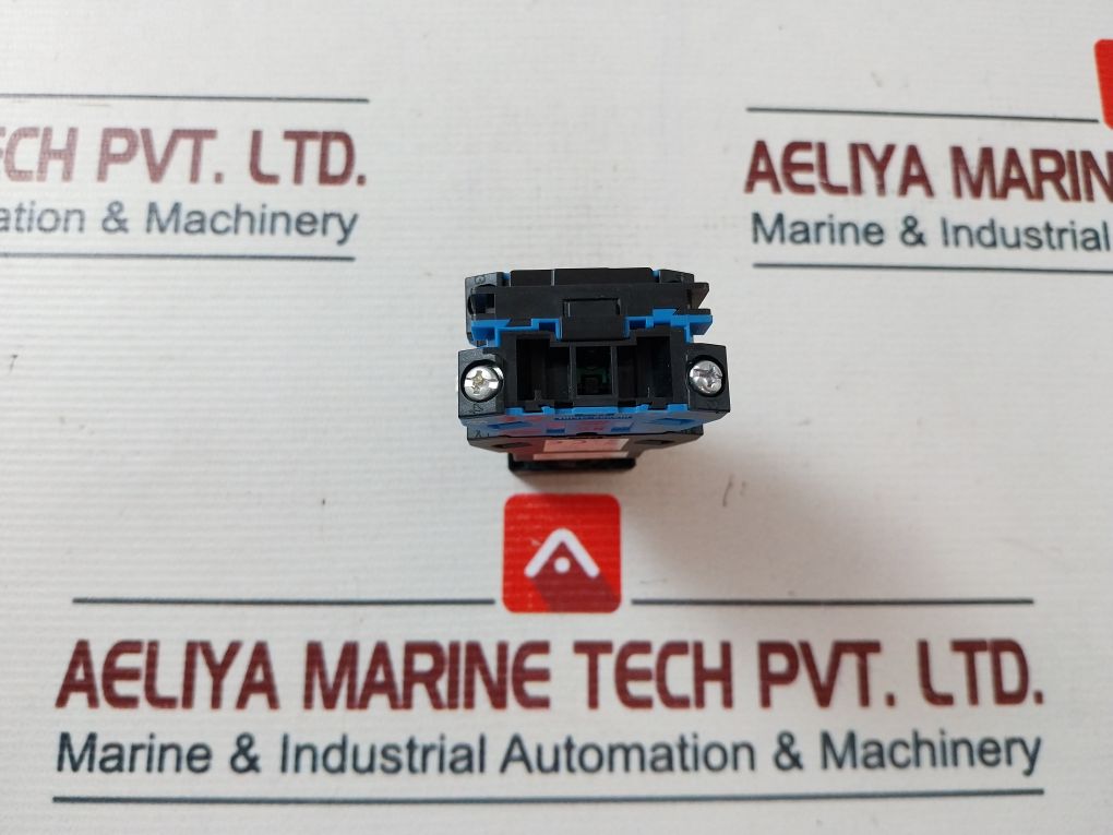 Idec Hw2L-m120Q4G Pushbutton Switch 24V