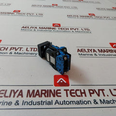 Idec Hw2L-m120Q4G Pushbutton Switch 24V