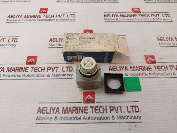 Idec Izumi 41-10650 Push Button Control Unit 10A 600V