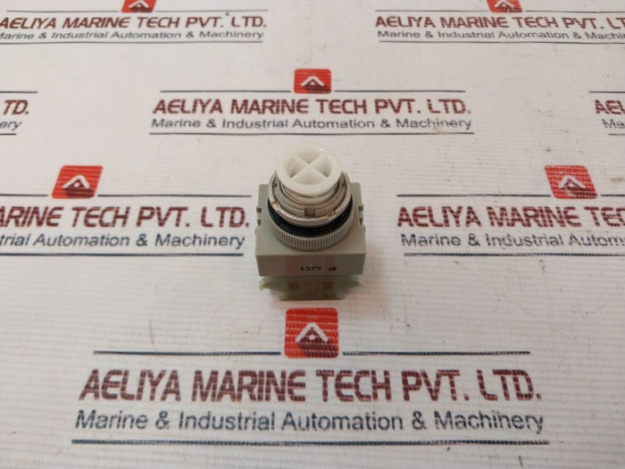 Idec Izumi 41-10650 Push Button Control Unit 10A 600V