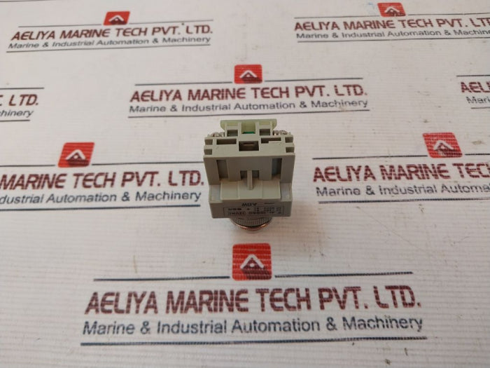 Idec Izumi 41-10650 Push Button Control Unit 10A 600V