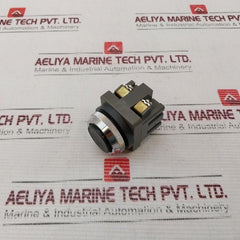 Idec Izumi Abn 41-10650 Black Pushbutton 125V 5A 300V 3A 