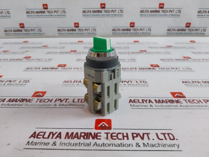 Idec Izumi Asd Selector Switch Core Only 41-10570 Ac125V 5A 16D-000-00F