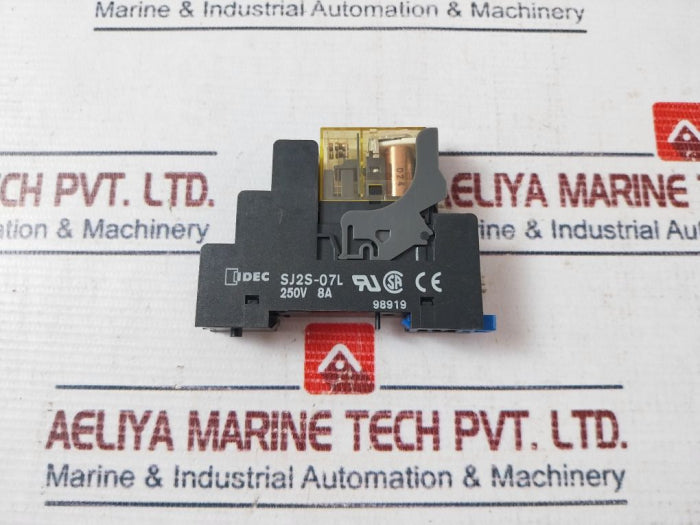 Idec Rj2S-cl-d24 Relay With Socket Sj2S-07L