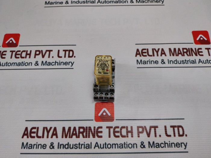 Idec Ry4S-ulc Relay With Socket Base 24V Dc