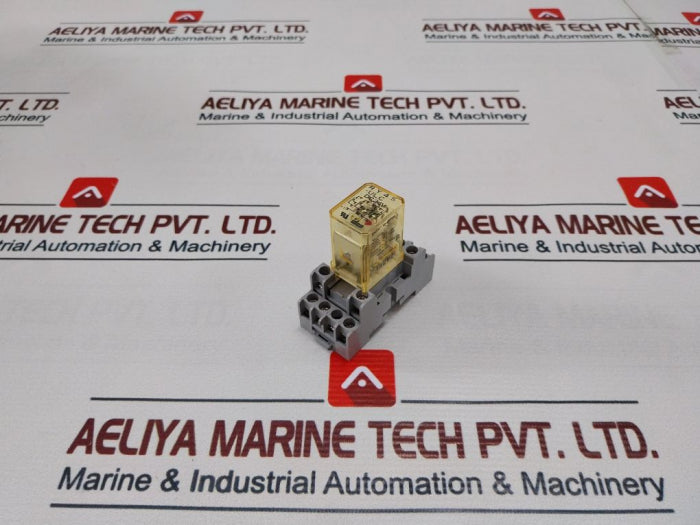 Idec Ry4S-ulc Relay With Socket Base 24V Dc