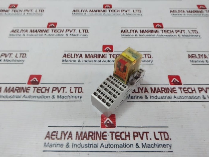 Idec Su4S-11L Relay Socket
