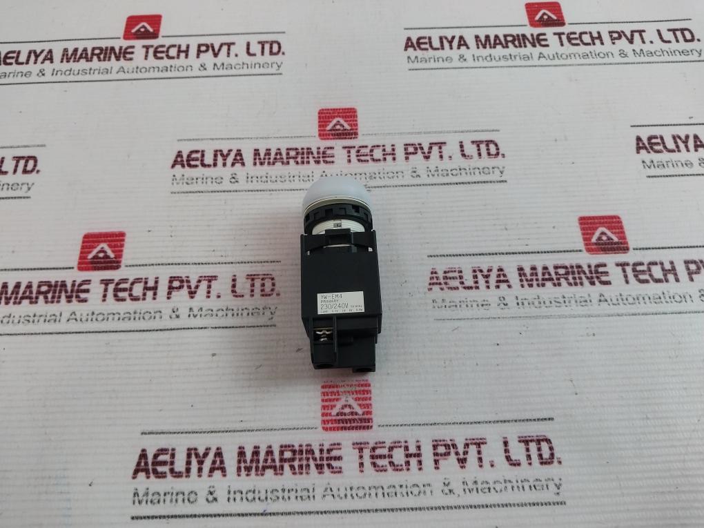 Idec Yw-em4 Pilot Light 230/240V 50-60Hz