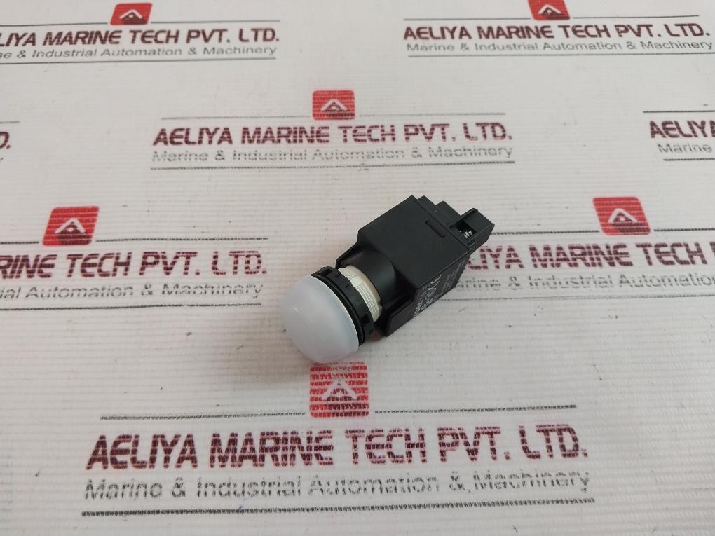 Idec Yw-em4 Pilot Light 230/240V 50-60Hz