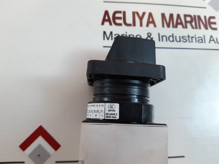 Klockner Moeller T0-5-40250/Ez-p1 Cam Switch 6000V 50-60Hz
