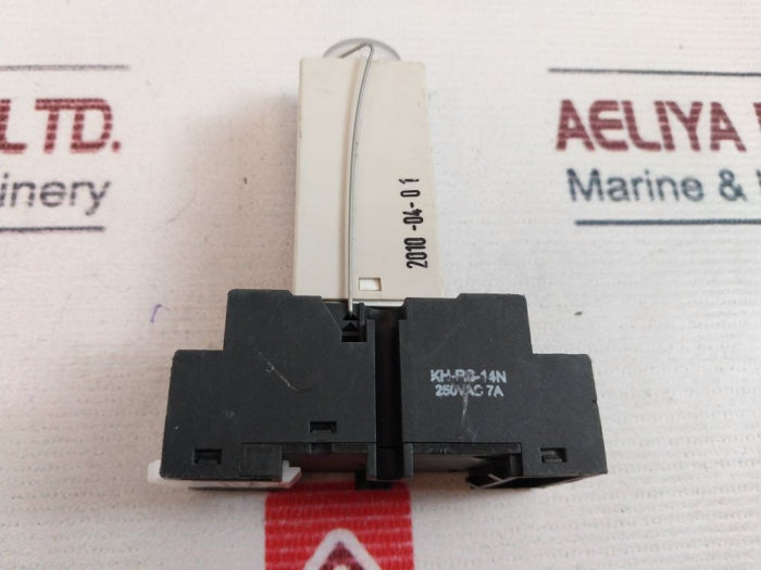 Koino KTM-3M Timing Relay With Base 0-5 Min 220VAC 1.5A