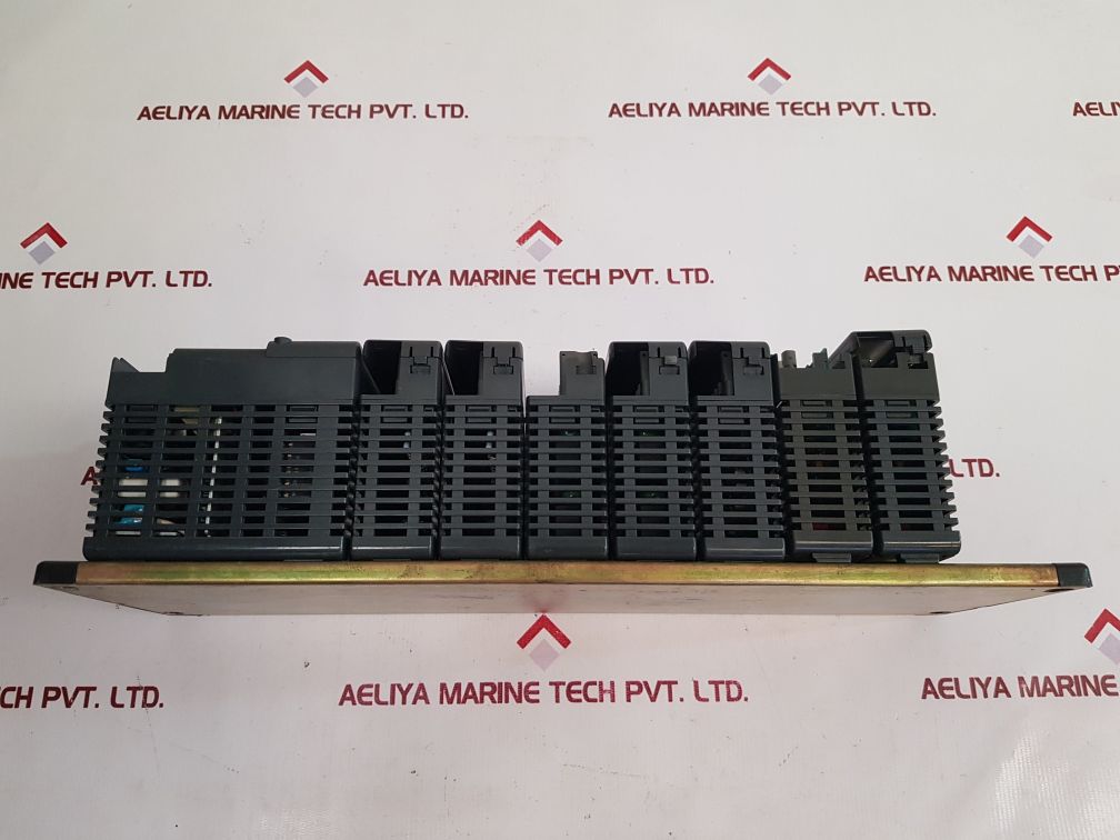 Koyo direct logic 405 d4-440dc-1,d4-16ne3,d4-16tr,f4-04da-1,h4-ecom-f rack