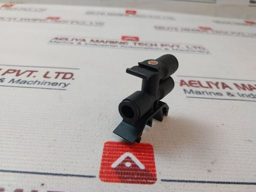 Legris 3381 08 00 3 Multi-Port Pneumatic Push-in Connector
