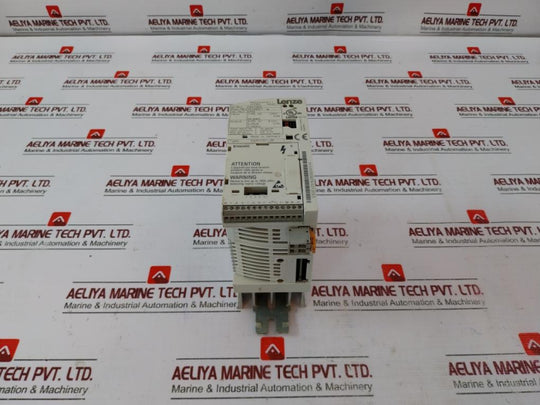 Lenze E82Ev251_2B Ac Inverter Drive, Input. 1/Pe.Ac 240V, Output. 3/Pe.Ac 0-uin