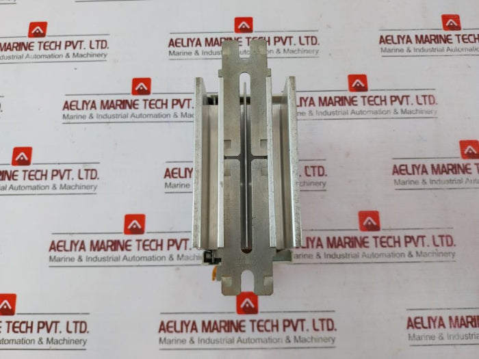 Lenze E82Ev251_2B Ac Inverter Drive, Input. 1/Pe.Ac 240V, Output. 3/Pe.Ac 0-uin