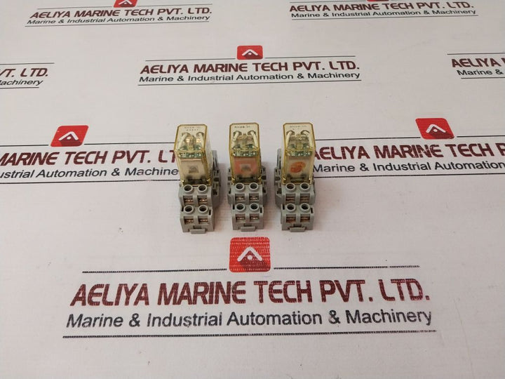 Lot of 3X IDEC RH2B-UL Power Relay With Base DC24V 10A