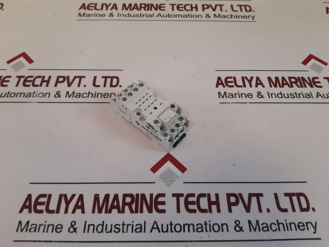Lot of 2X Allen-bradley 700-HN103 Relay Base Socket Ser.: C