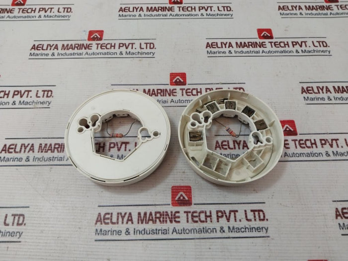Lot of 2X Detector Base