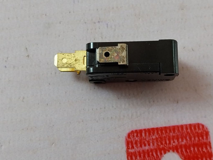 Lot Of 2X Omron V-10G-1C24-k Switch 10A 250V Ac