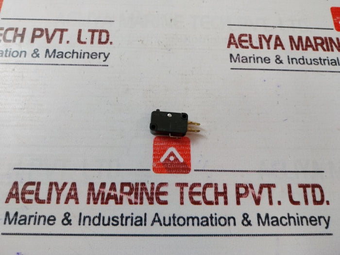 Lot Of 2X Omron V-10G-1C24-k Switch 10A 250V Ac