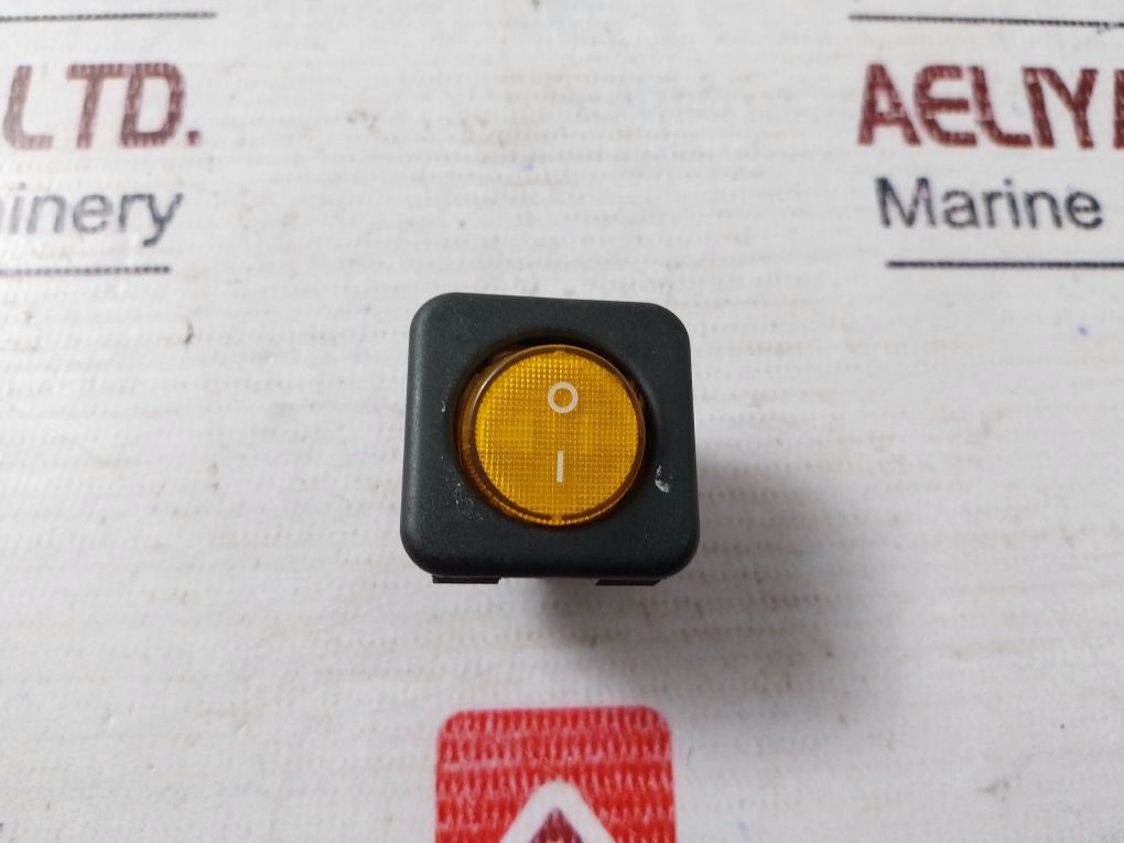 Lot of 2X Soken RK1-05 Rocker Switch 10001037560