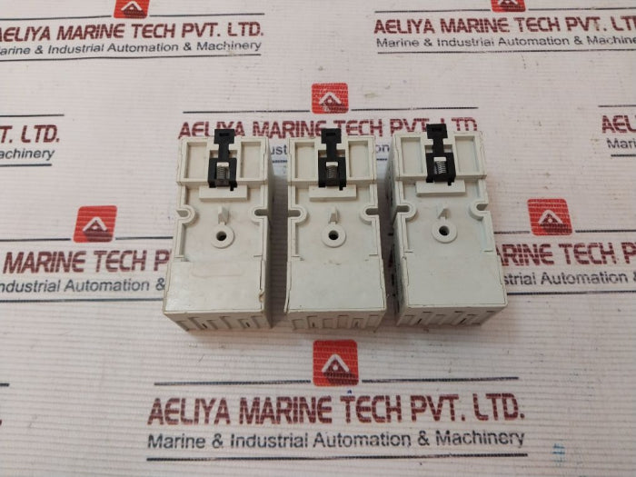 Lot Of 3X Allen-bradley 700-hn205 Relay Socket 10A 300V