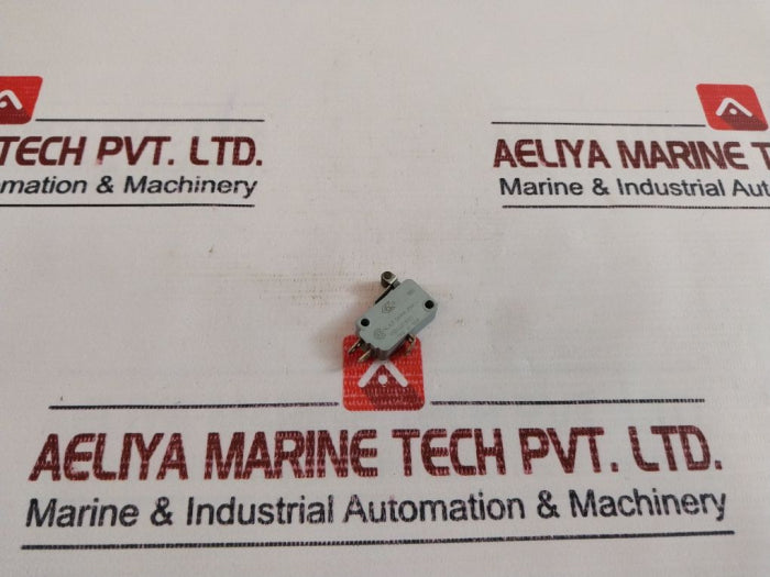 Lot of 3X Honeywell V5b010tb1d Micro Switch