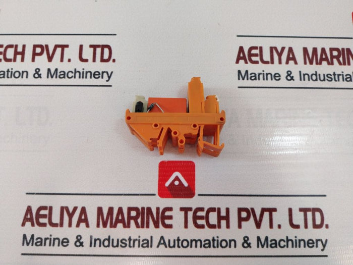 Lot of 4X Schrack / Weidmuller RT424024 Relay With Socket 10A / 250V AC