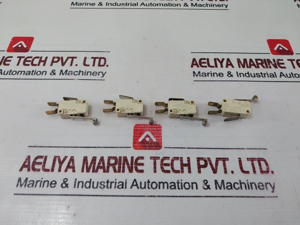 Lot Of 4X Cherry D45X Limit Micro Switch 125-250 Vac