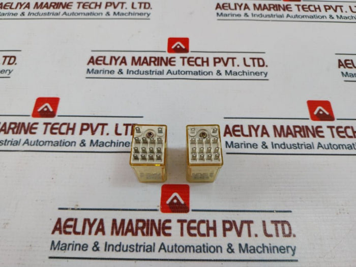 Lot Of 4X Idec Ry4S-u Relay Dc 24V