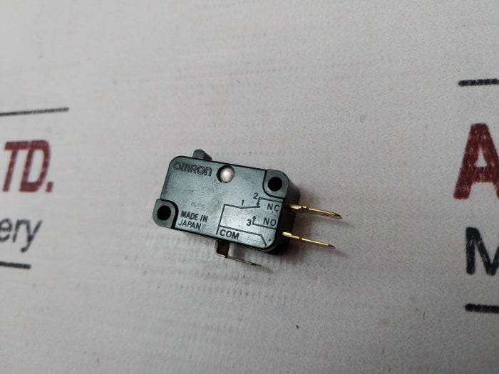 Lot of 4X Omron V-15g-1c25-k Limit Switch 15a