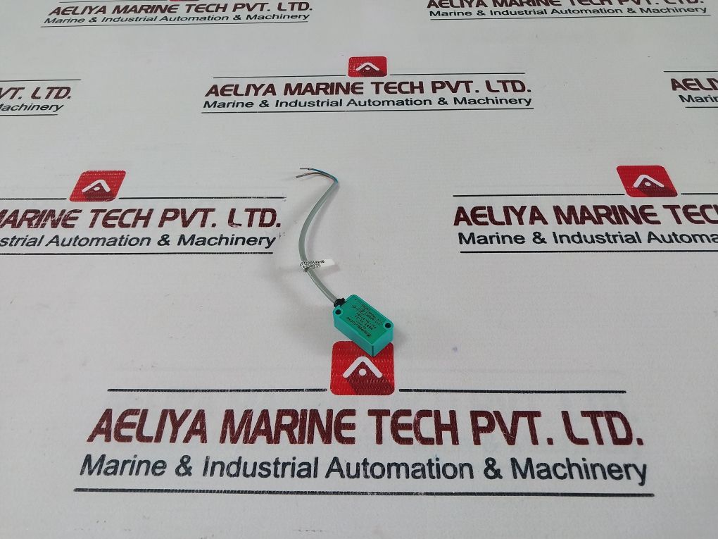 Lot Of 4X Pepperl+Fuchs Nbb3-V3-Z4 Inductiver Sensor