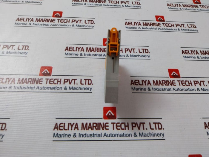 Lot Of 4X Phoenix Contact 29 61 192 Power Relay Bpt/2X21 2X8A 250V